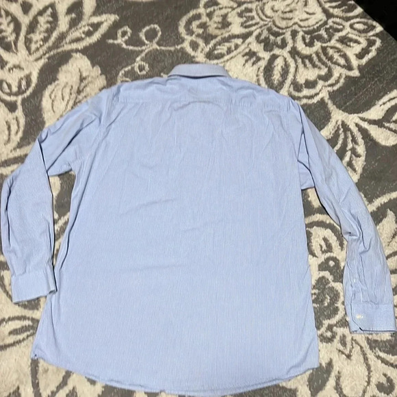Saks fifth avenue Button front long sleeved shirt. Dressy or casual. Like new. - Picture 5 of 5
